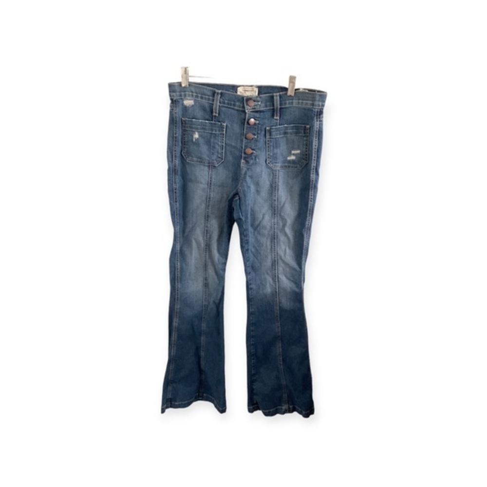 Women’s slightly‎ distressed, flare Current/Elliott jeans, size 31